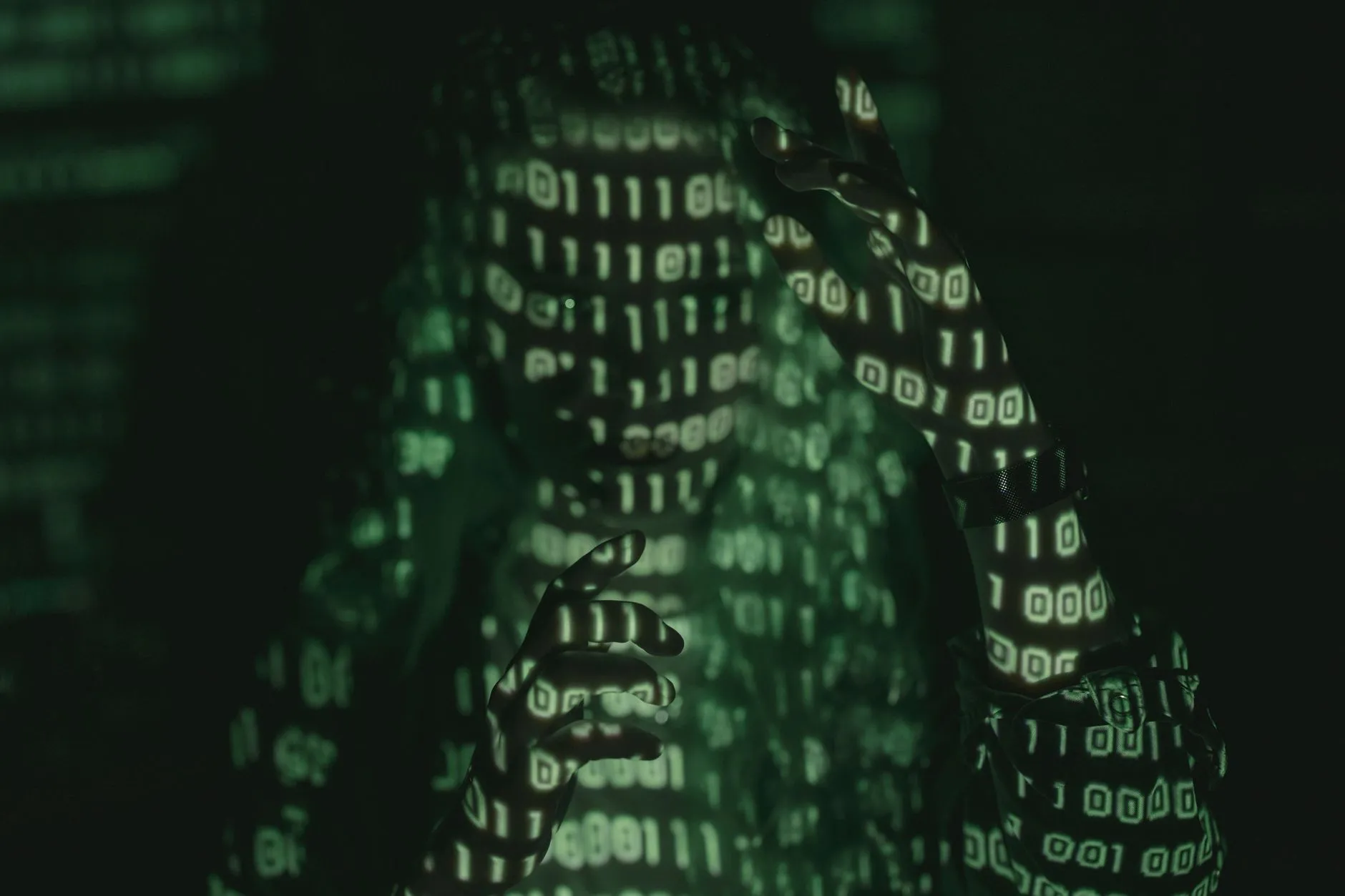 珠宝行业动态：昆明翡翠玉石市场高端定制趋势与收藏价值分析